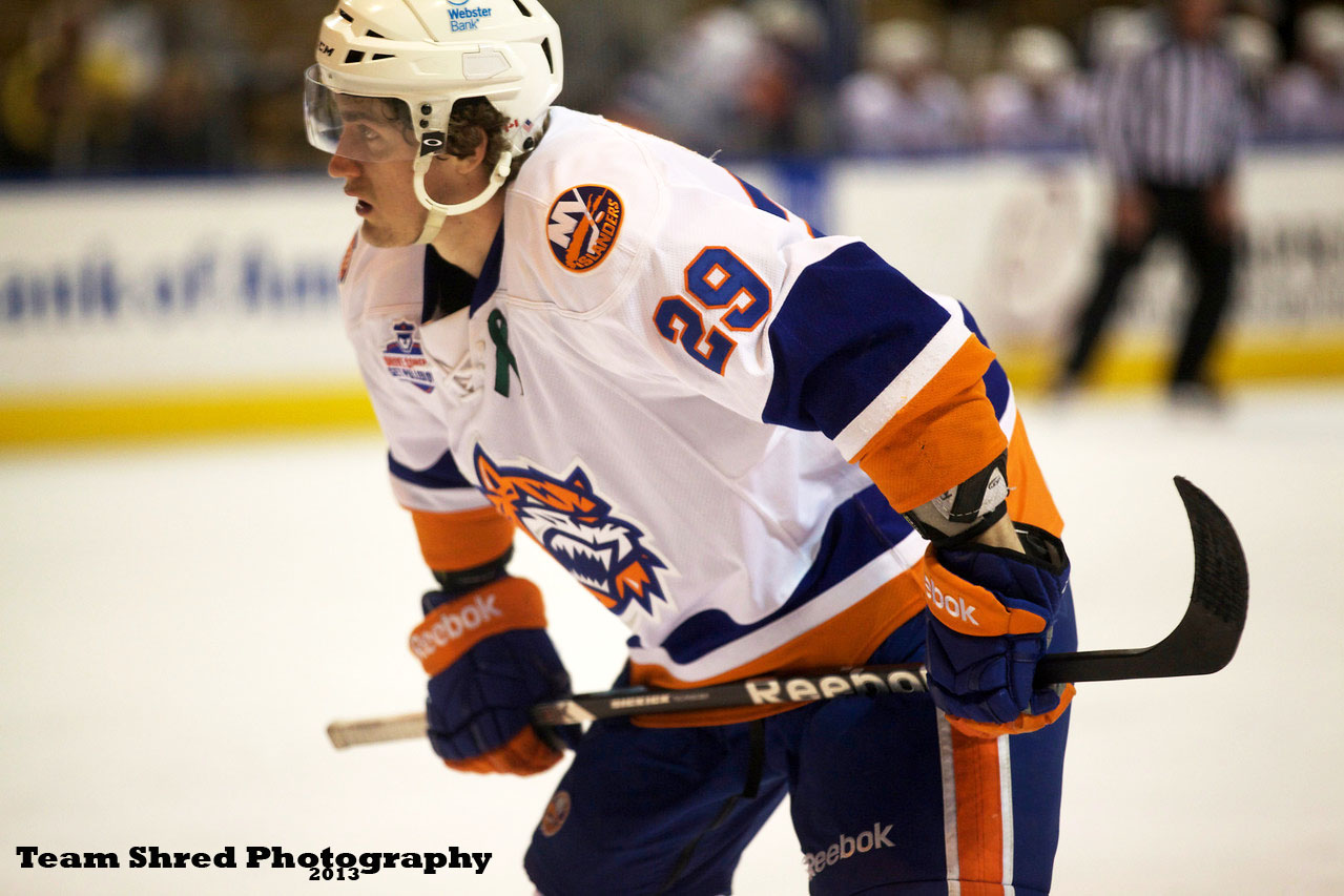 Brock Nelson Signed New York Islanders Jersey Psa/Dna Coa Autographed Hockey